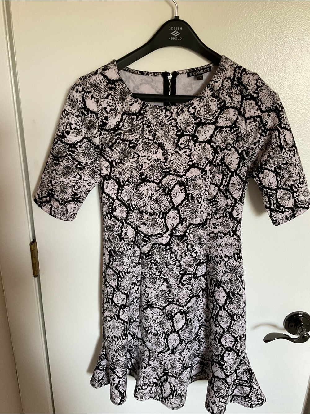 Express Black & White Snake-Print Dress Size 6